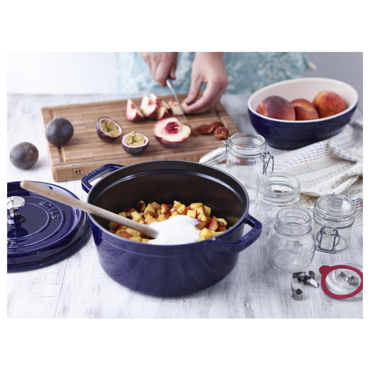 Staub La Cocotte 24cm rund dunkelblau. Gusseisen