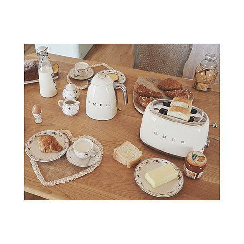 SMEG Toaster 2-Schlitz kompakt 50s Style TSF01CREU, Creme, Hochglanz