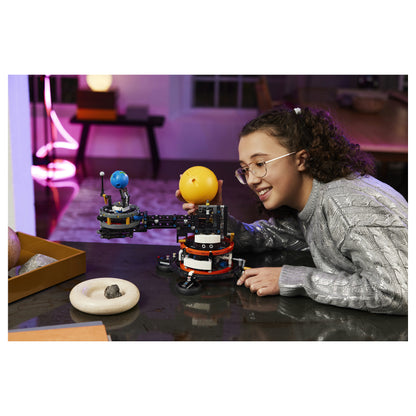 LEGO 42179 Technic Sonne Erde Mond Modell