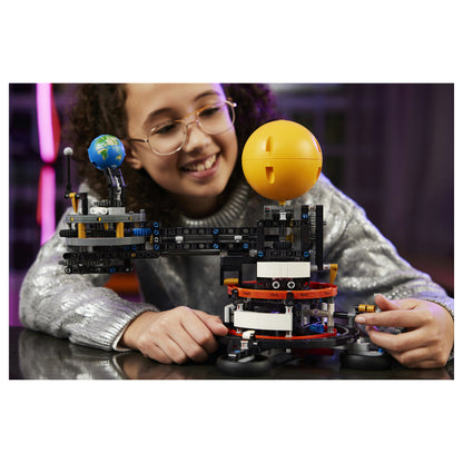 LEGO 42179 Technic Sonne Erde Mond Modell