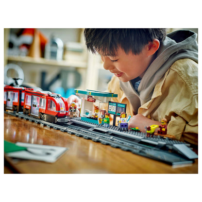 LEGO 60423 City Straßenbahn mit Haltestelle