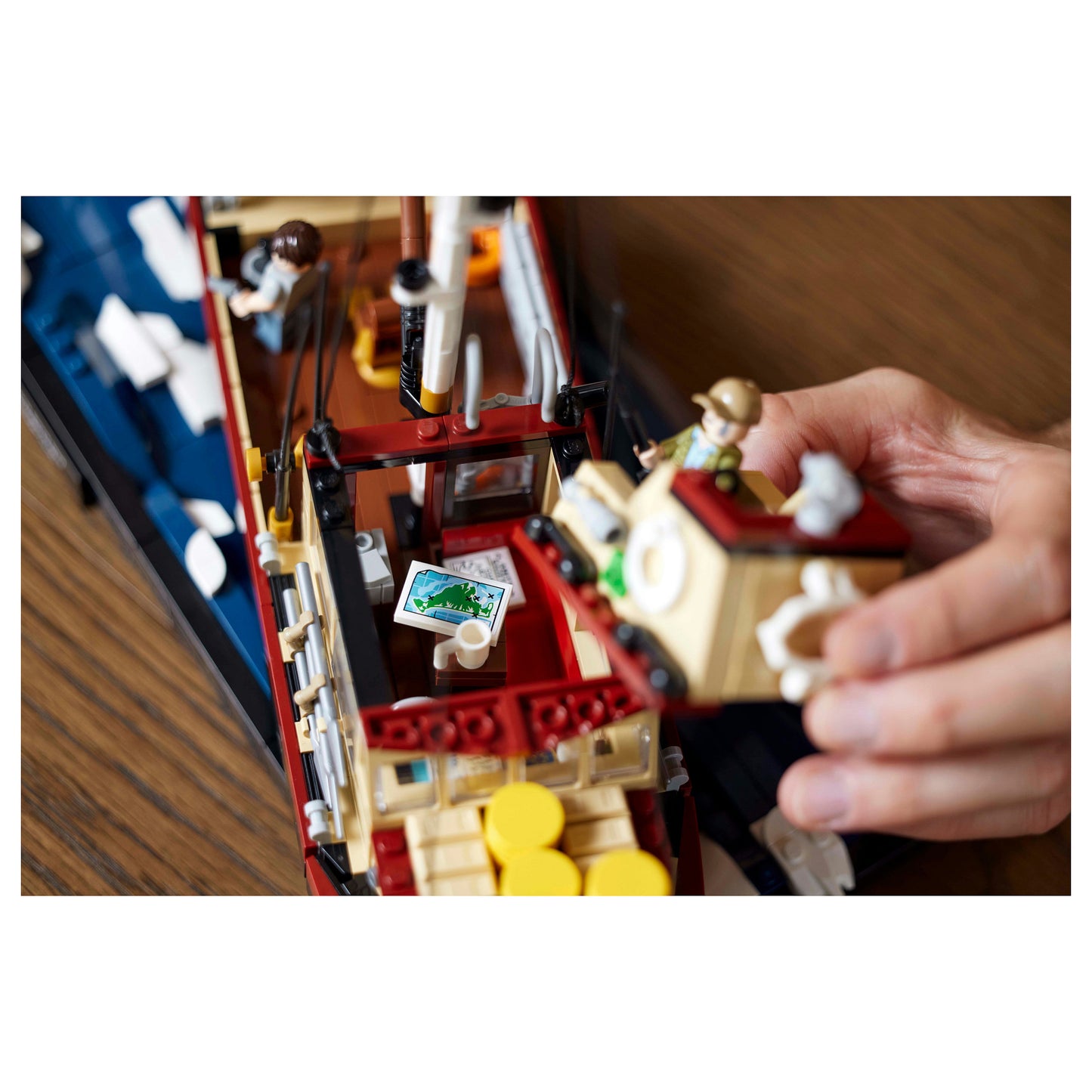 LEGO 21350 Ideas Der weie Hai