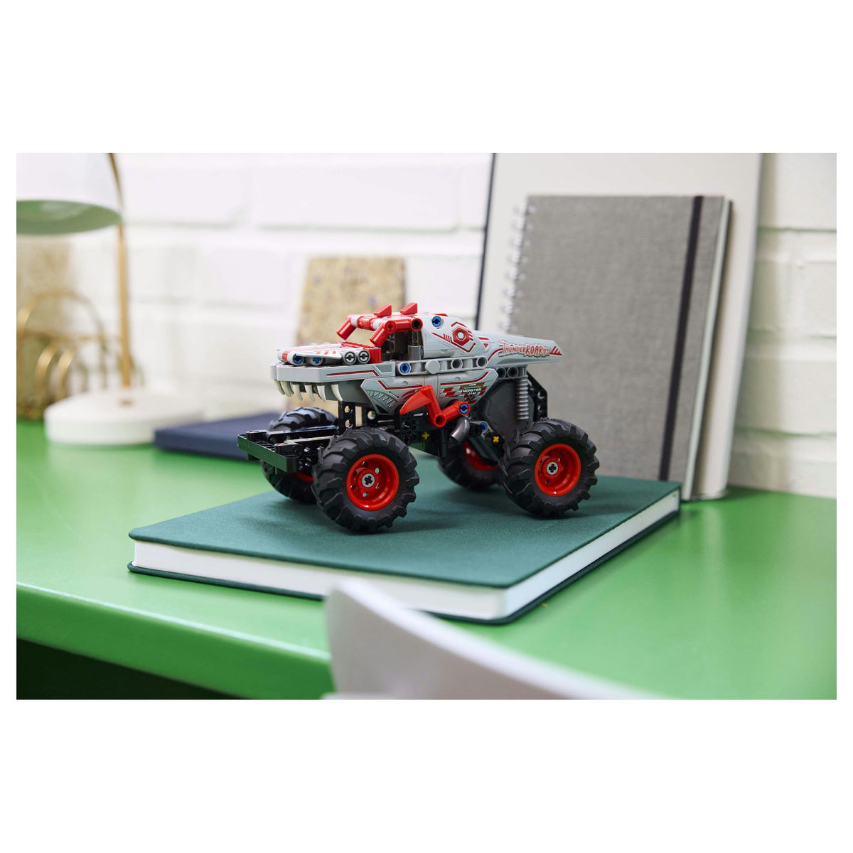 LEGO 42200 Technic Monster Jam ThunderROARus