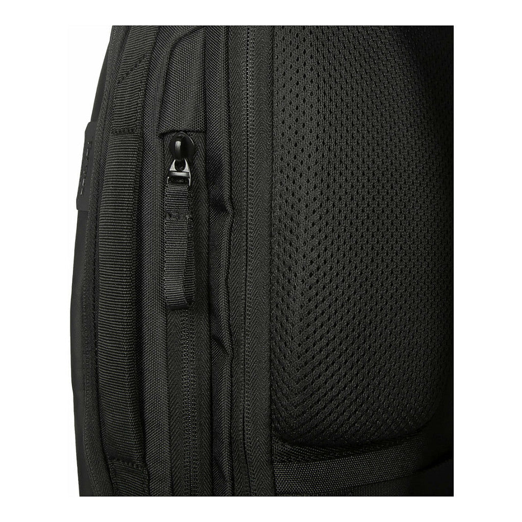 TARGUS COMMUTER BACKPACK