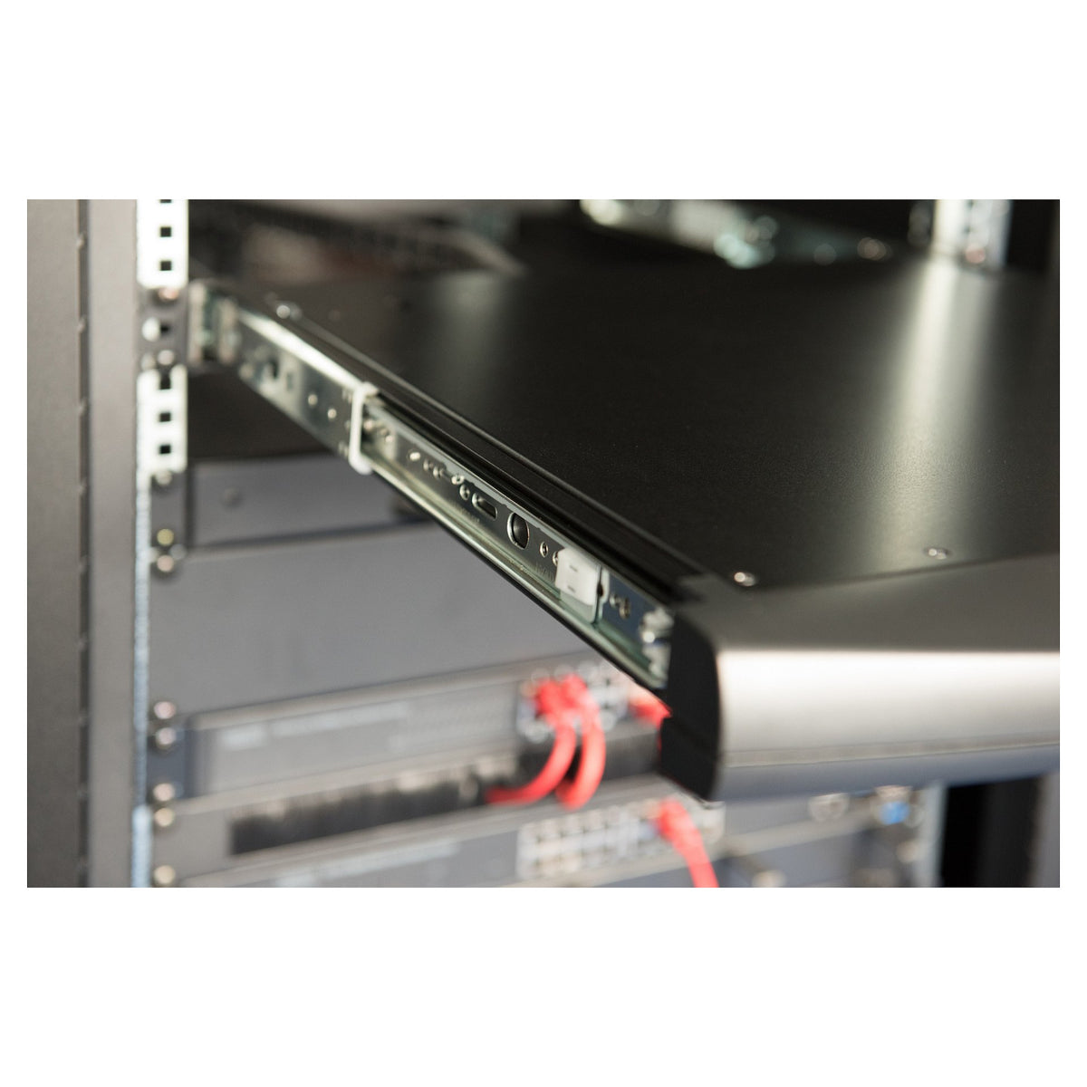 Digitus Modulare HD LCD KVM Konsole mit 19" TFT, 8-Port HDMI KVM Anschluss, Touchpad, deutsches Tastaturlayout