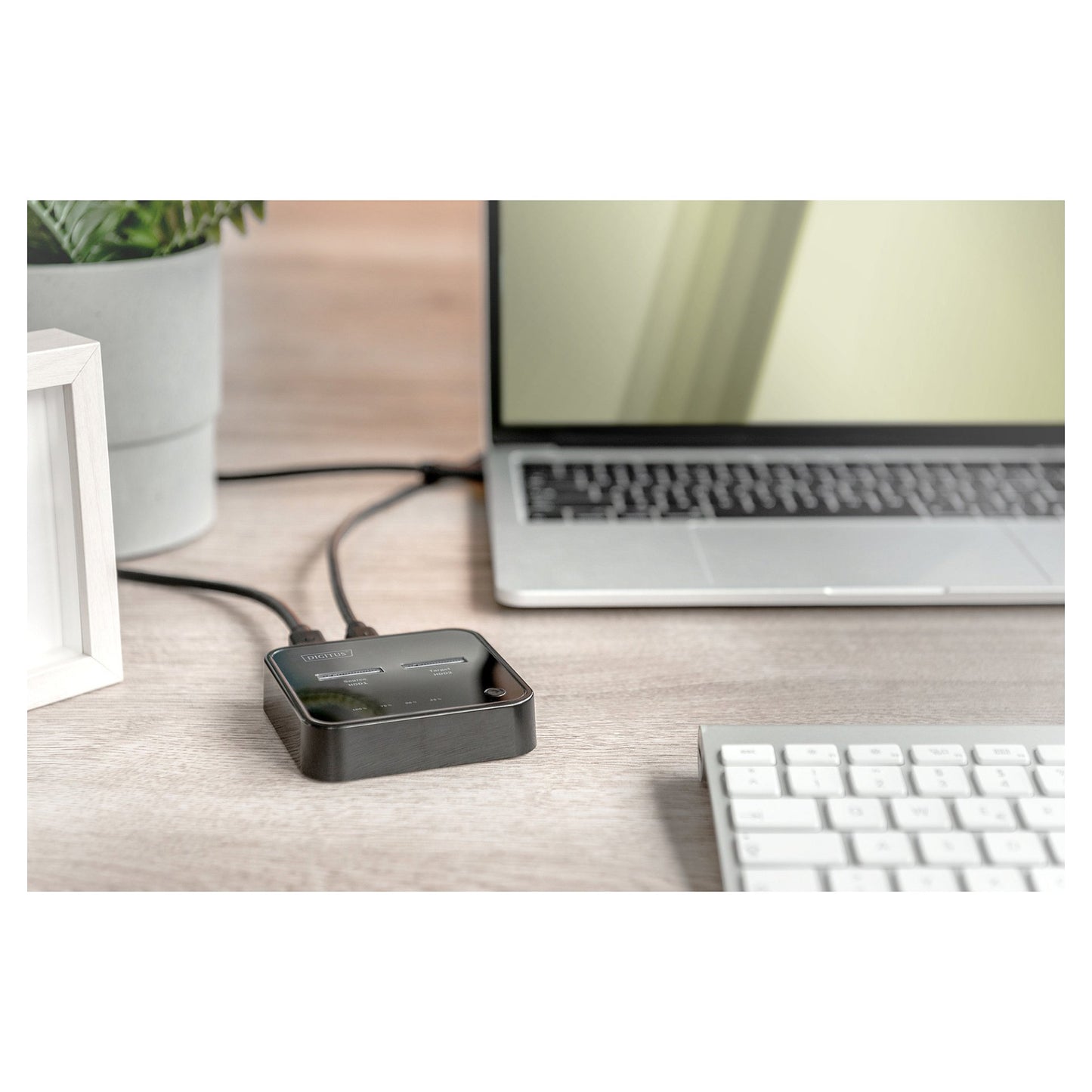 DIGITUS Dual M.2 NVMe SSD DockingStation m. SD-Exp.Kartenles