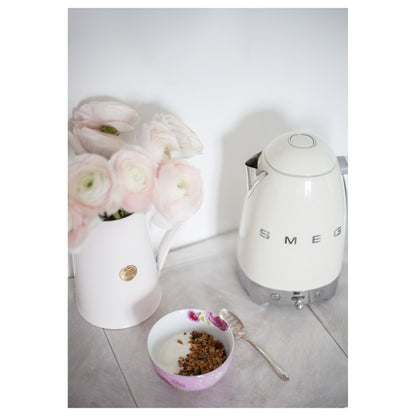 SMEG Wasserkocher 50s Style KLF04CREU, creme