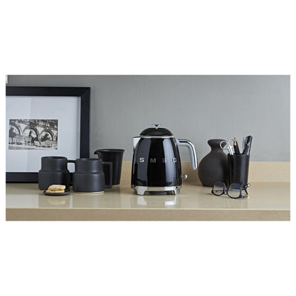 SMEG KLF05BLEU Mini Wasserkocher Schwarz