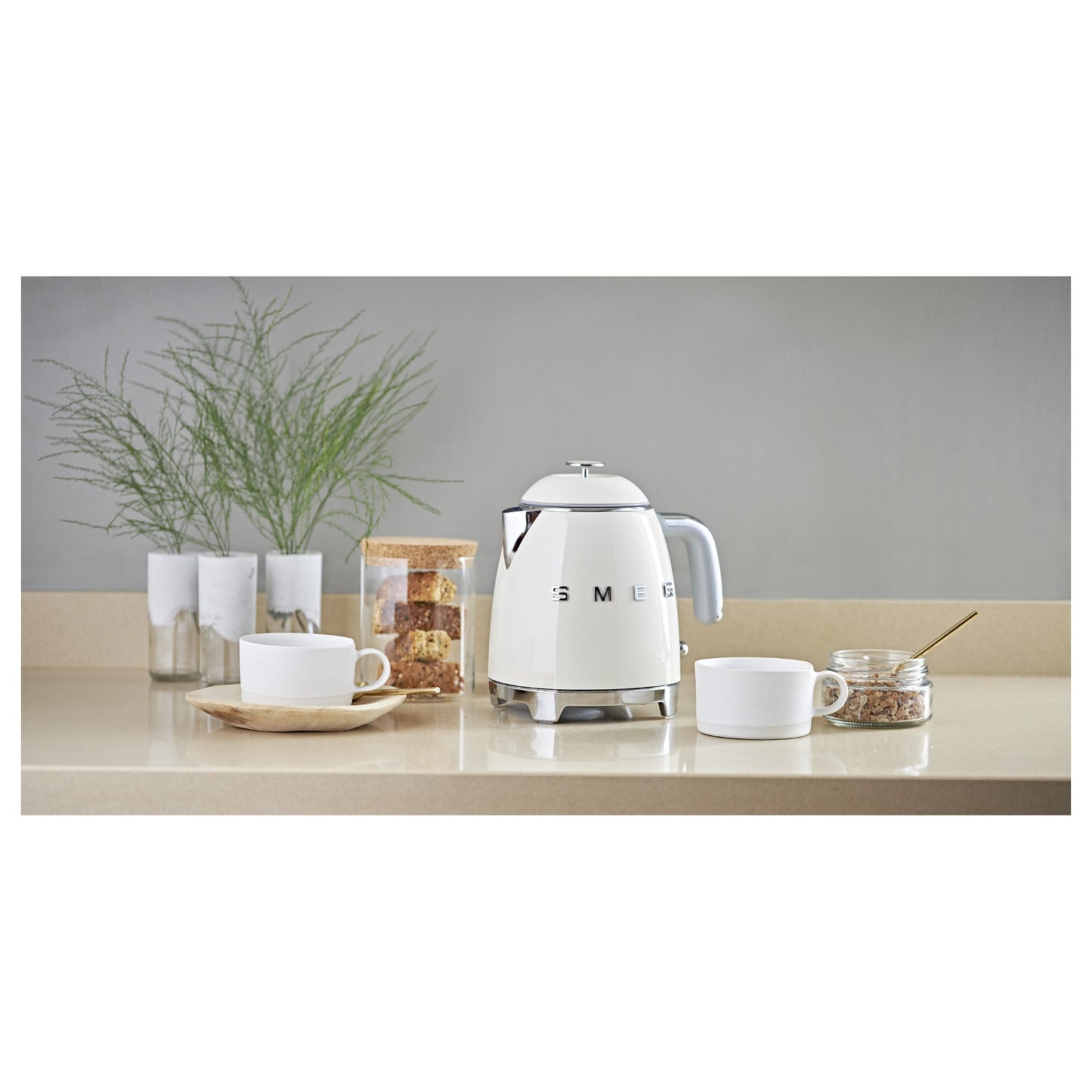 SMEG KLF05CREU Mini Wasserkocher Creme