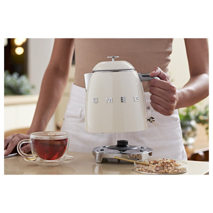 SMEG KLF05CREU Mini Wasserkocher Creme