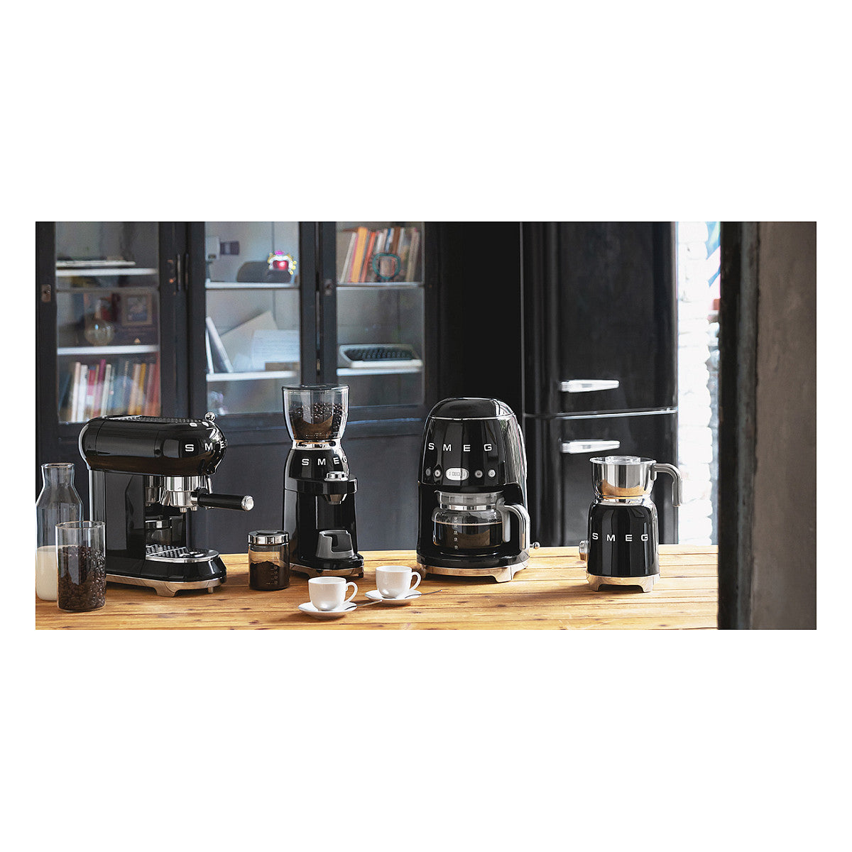 SMEG MFF11BLEU Milchaufschäumer 50`s Style schwarz