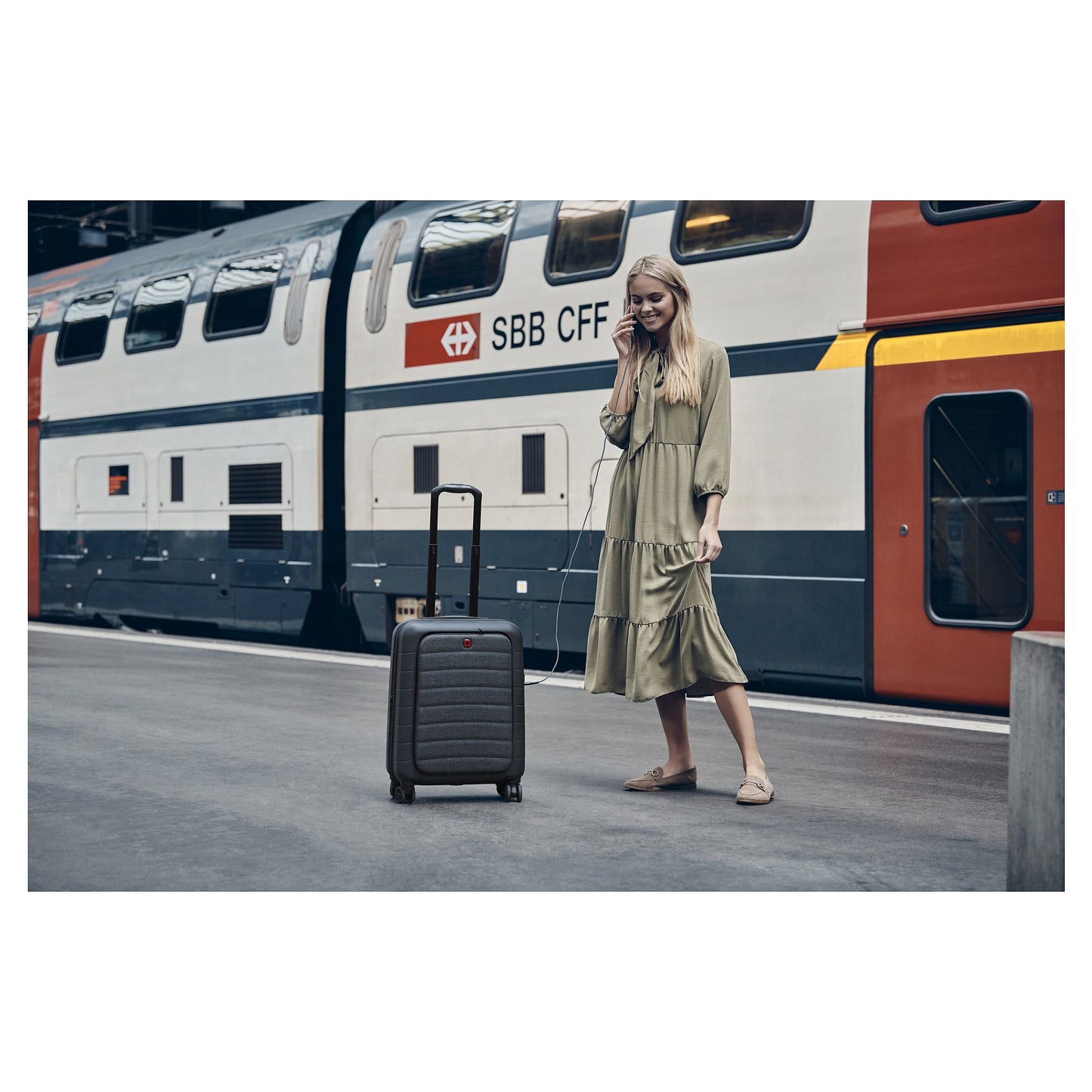 WENGER Syntry Carry-On Case with Laptop Compartment