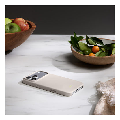 Beats Case iPhone 17 Pro Max mit MagSafe und Kamerasteuerung (kalkstein)