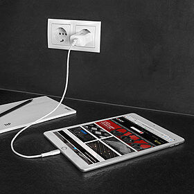 LINDY 18W 1 Port USB Type A Charger