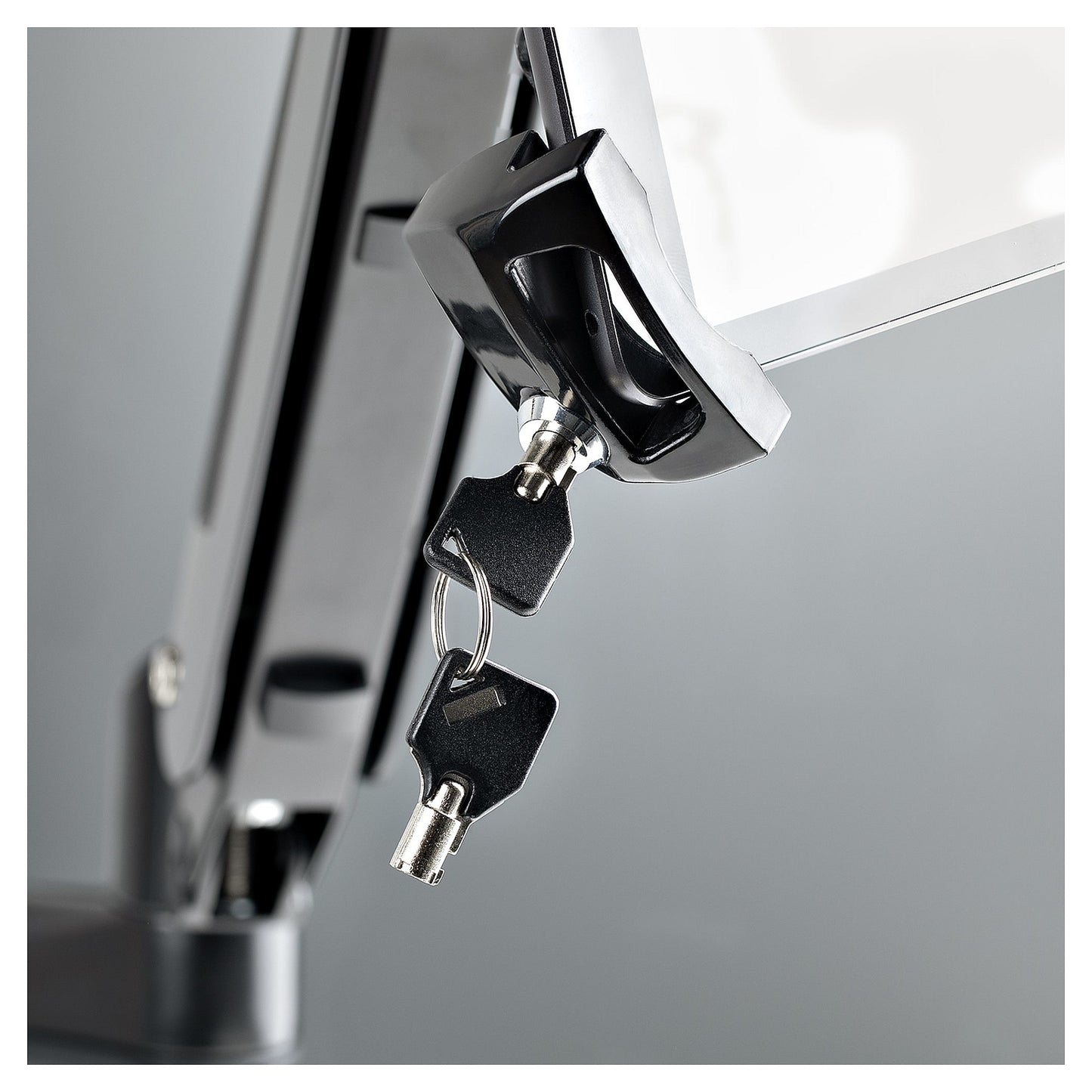 D StarTech VESA MOUNT ADAPTER FOR TABLETS