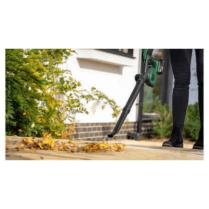 Powertools Akku-Laubblser Universal LeafBlower 18V-130, 18Volt (grn/schwarz, Li-Ionen Akku 2,5Ah, POWER FOR ALL ALLIANCE)