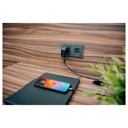 Verbatim Mini GaN Charger 3 Port 65W w Display (EU/UK/US)