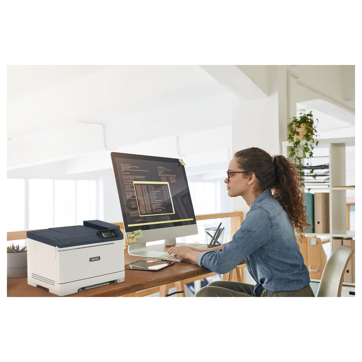 Xerox C320 Farblaserdrucker DNI, A4, Laser, Farbdruck, 4800 x 4800 DPI, 33 Seiten pro Minute, Duplex, WLAN