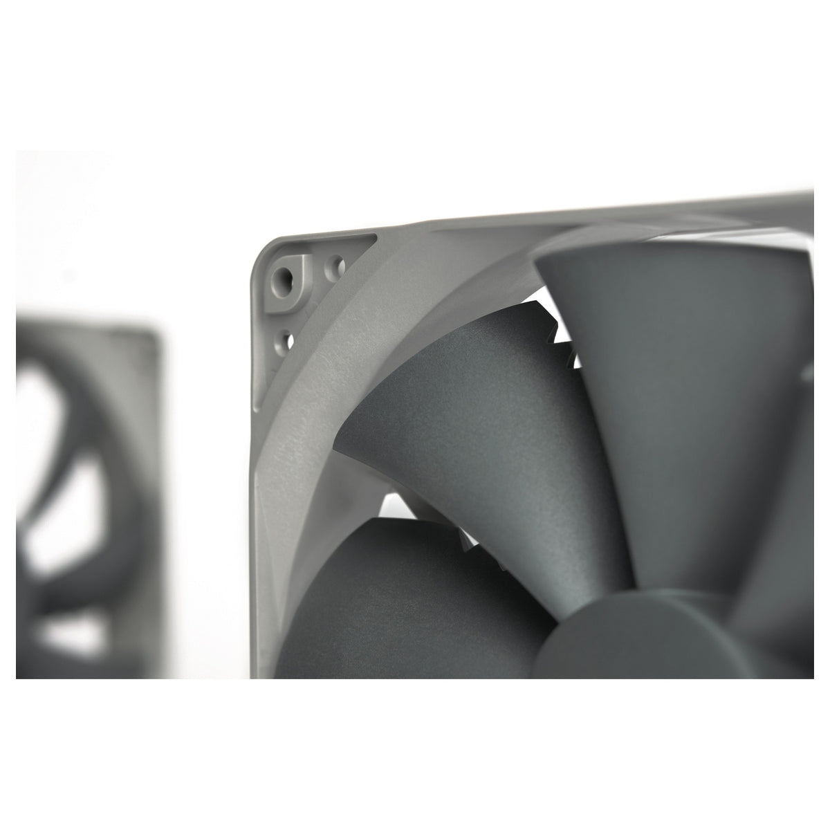 140mm Noctua NF-P14S REDUX-1200 PWM Gehäuselüfter 140 mm
