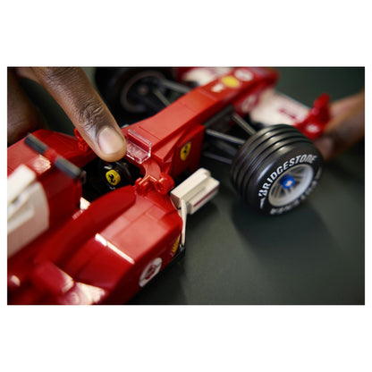 11375 Icons Ferrari F2004 und Michael Schumacher