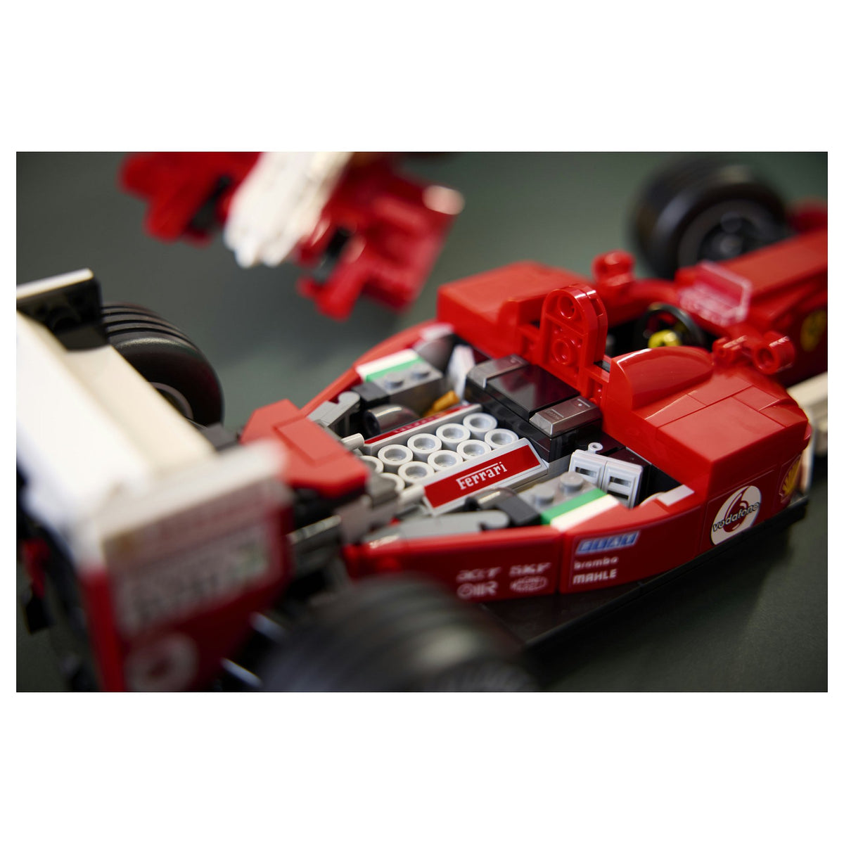 11375 Icons Ferrari F2004 und Michael Schumacher