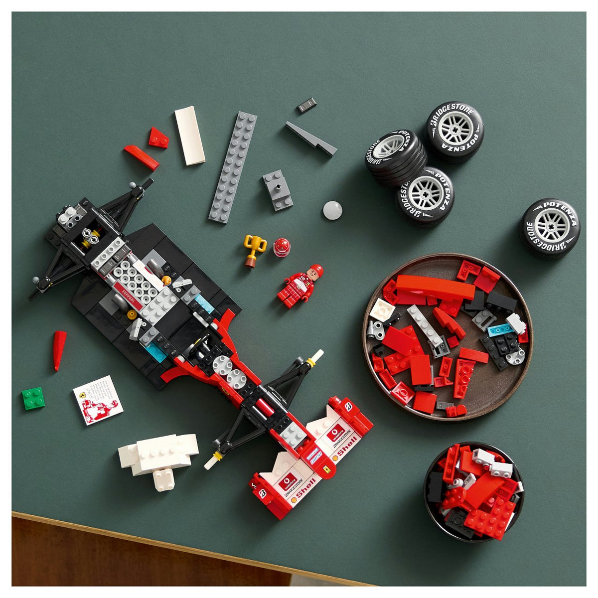 11375 Icons Ferrari F2004 und Michael Schumacher