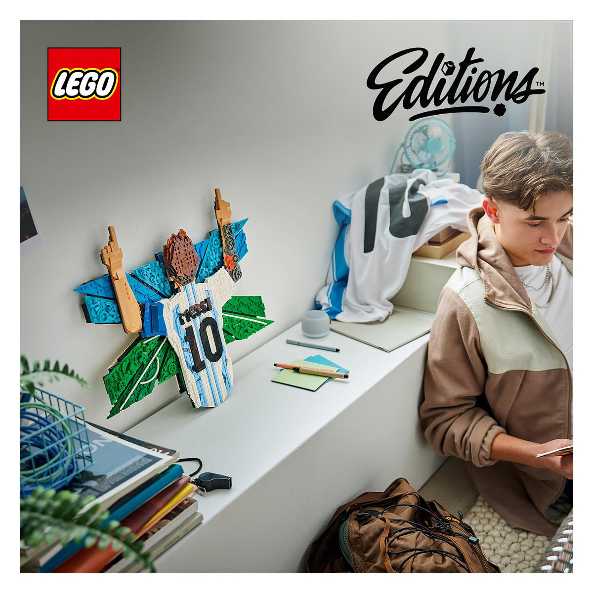 43018 LEGO 43018 Editions Football TBA (2.4.)