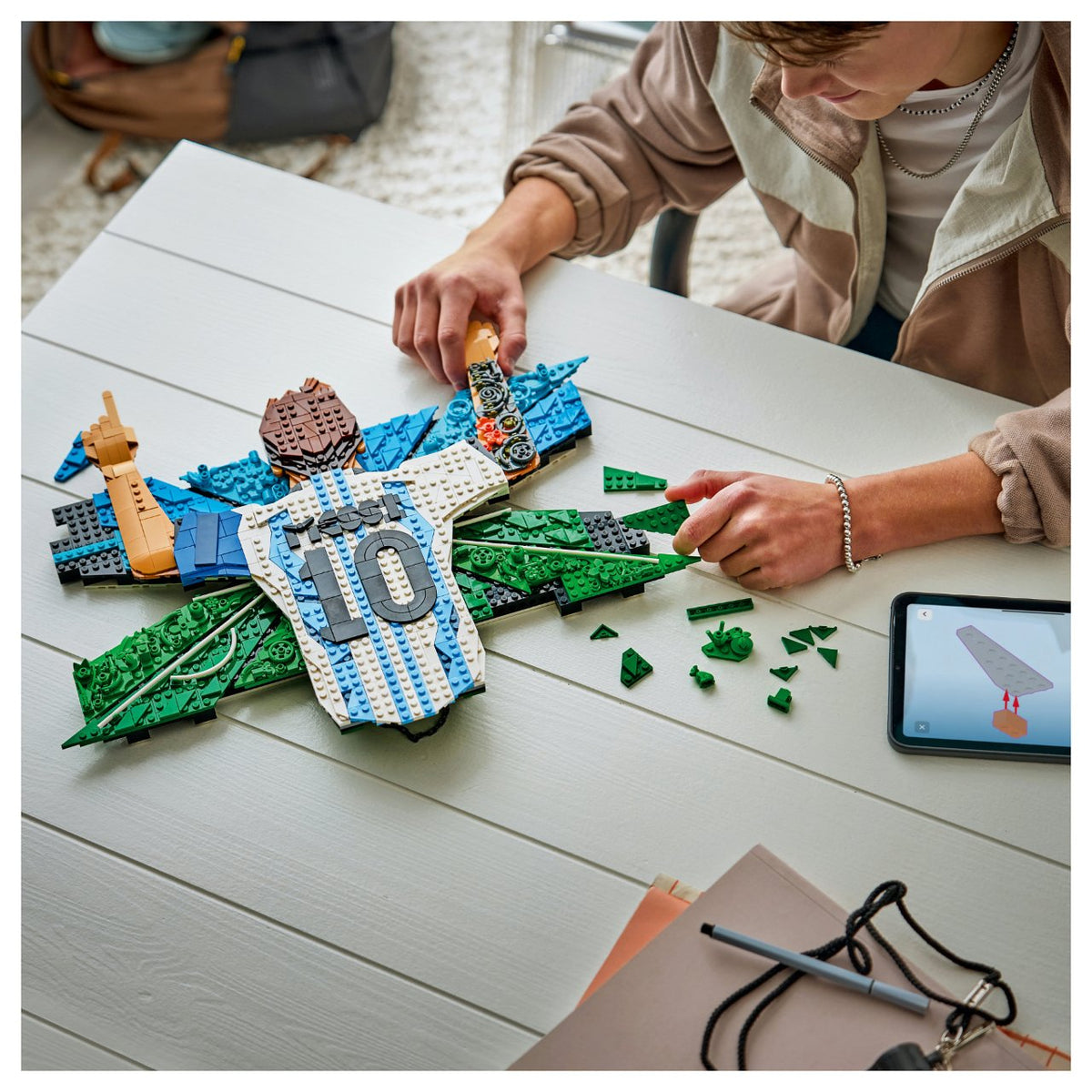 43018 LEGO 43018 Editions Football TBA (2.4.)