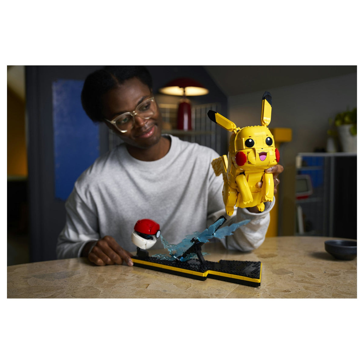 72152 Pokmon Pikachu und Pokball