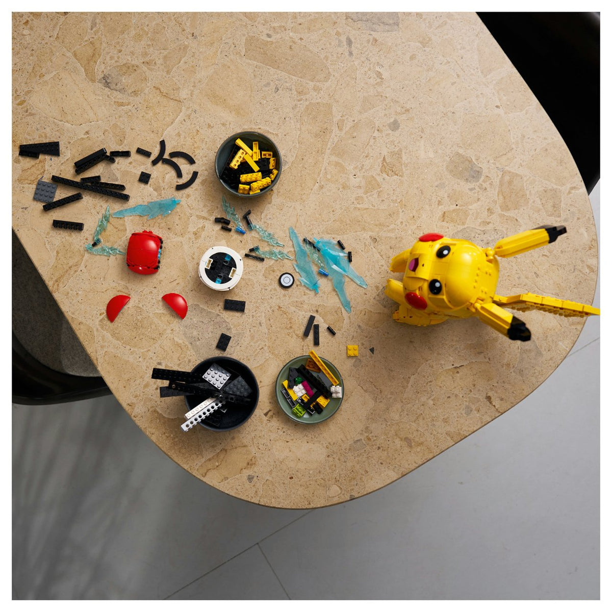 72152 Pokmon Pikachu und Pokball