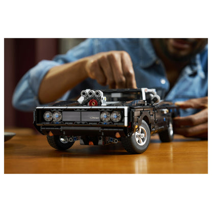 42231 LEGO 42231 Technic Fast and Furious Dodge Charger R/T Auto (2.5.)