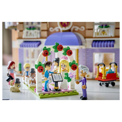 42704 LEGO 42704 Friends Das Grandhotel von Heartlake City (2.5.)