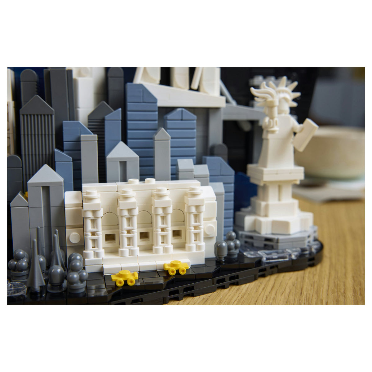 21066 LEGO 21066 Architecture TBA (5.5.)