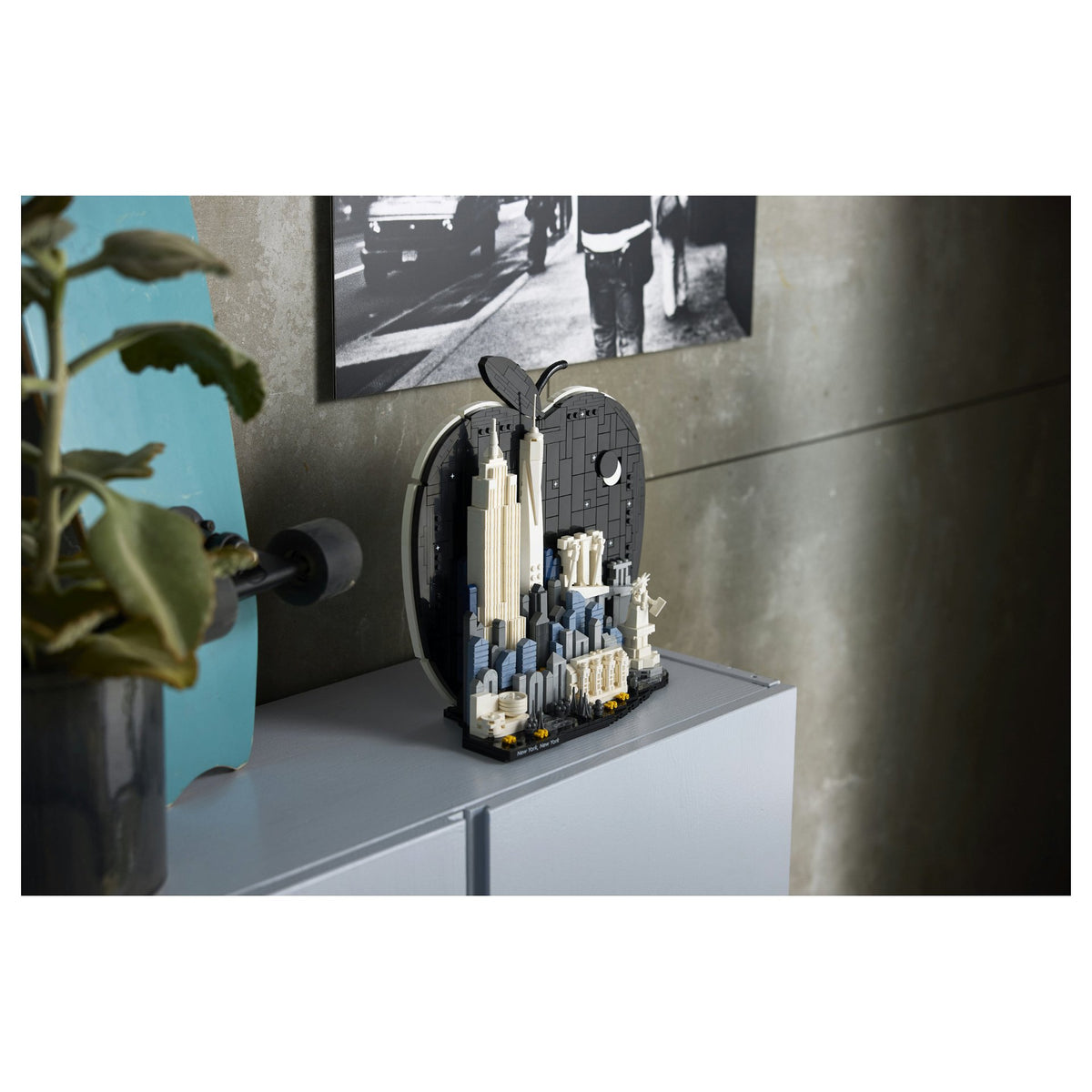 21066 LEGO 21066 Architecture TBA (5.5.)