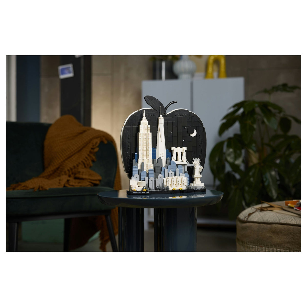 21066 LEGO 21066 Architecture TBA (5.5.)