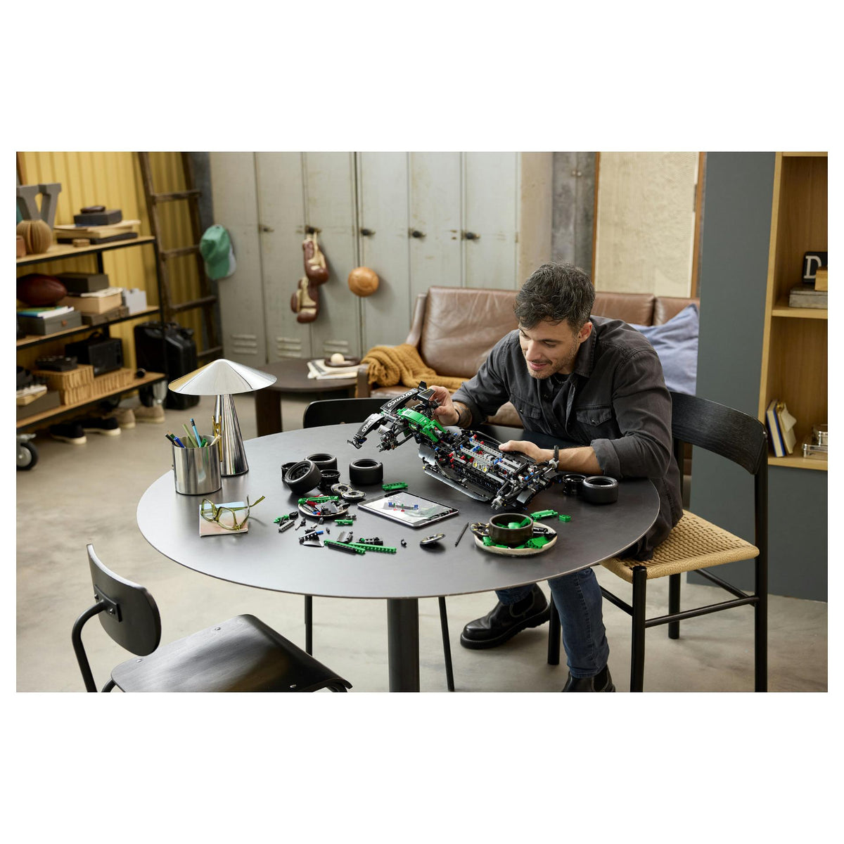 42240 Technic Aston Martin Aramco AMR25 F1 Auto