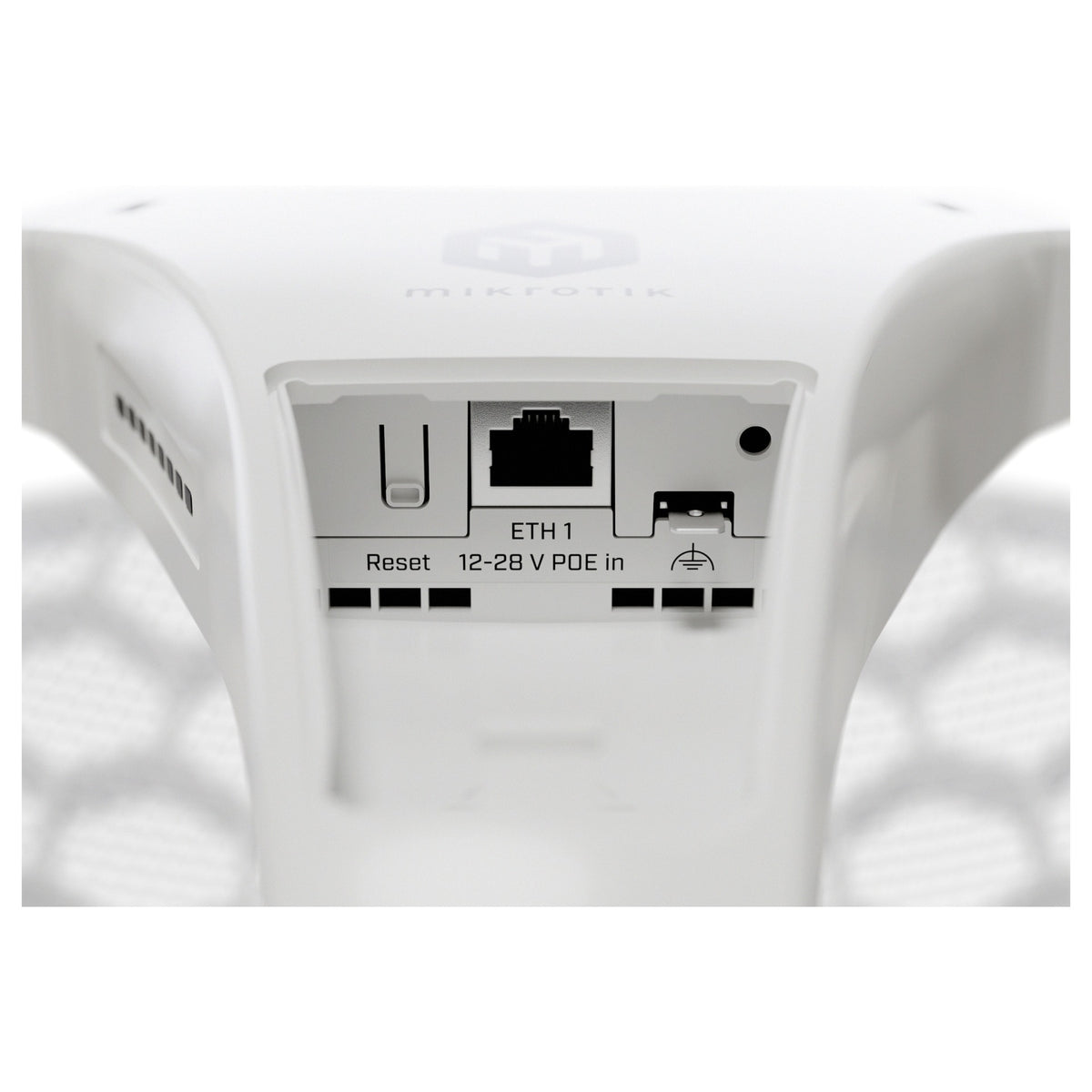 MikroTik LHG XL 5 ax with 27dBi antenna, 1x Gigabit PoE, LHG-5axD-XL