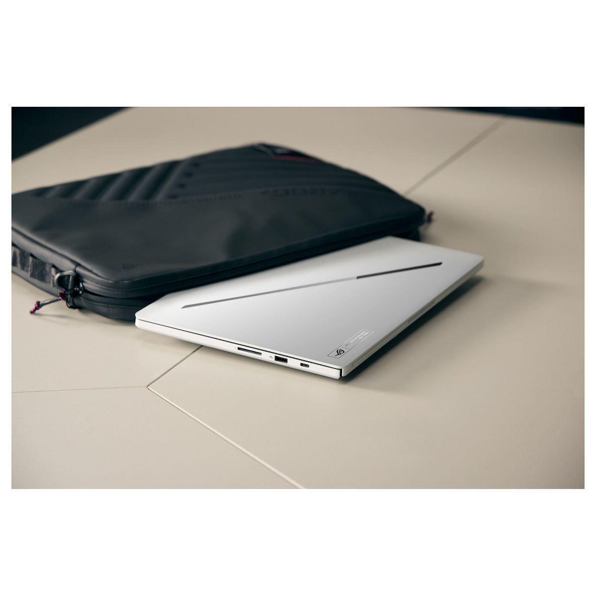 ASUS ROG Zephyrus G14 GU405AR-SY044W CU9 386H/64GB/2TBSSD/RTX 5070Ti/W11 Home