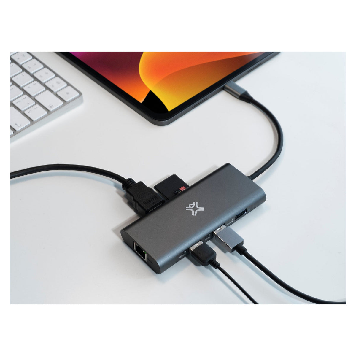 XWH-HUB8-13 XTREMEMAC Hub USB-C 8-port