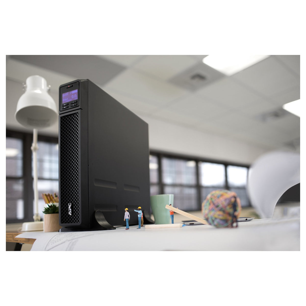 APC Smart-UPS SRT 3000VA UPS AC 208/240V 2700Watt 3000VA 1-phase USB output connectors 10 2,4m cord Black