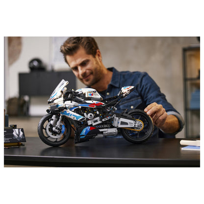 LEGO Technic BMW M 1000 RR 42130