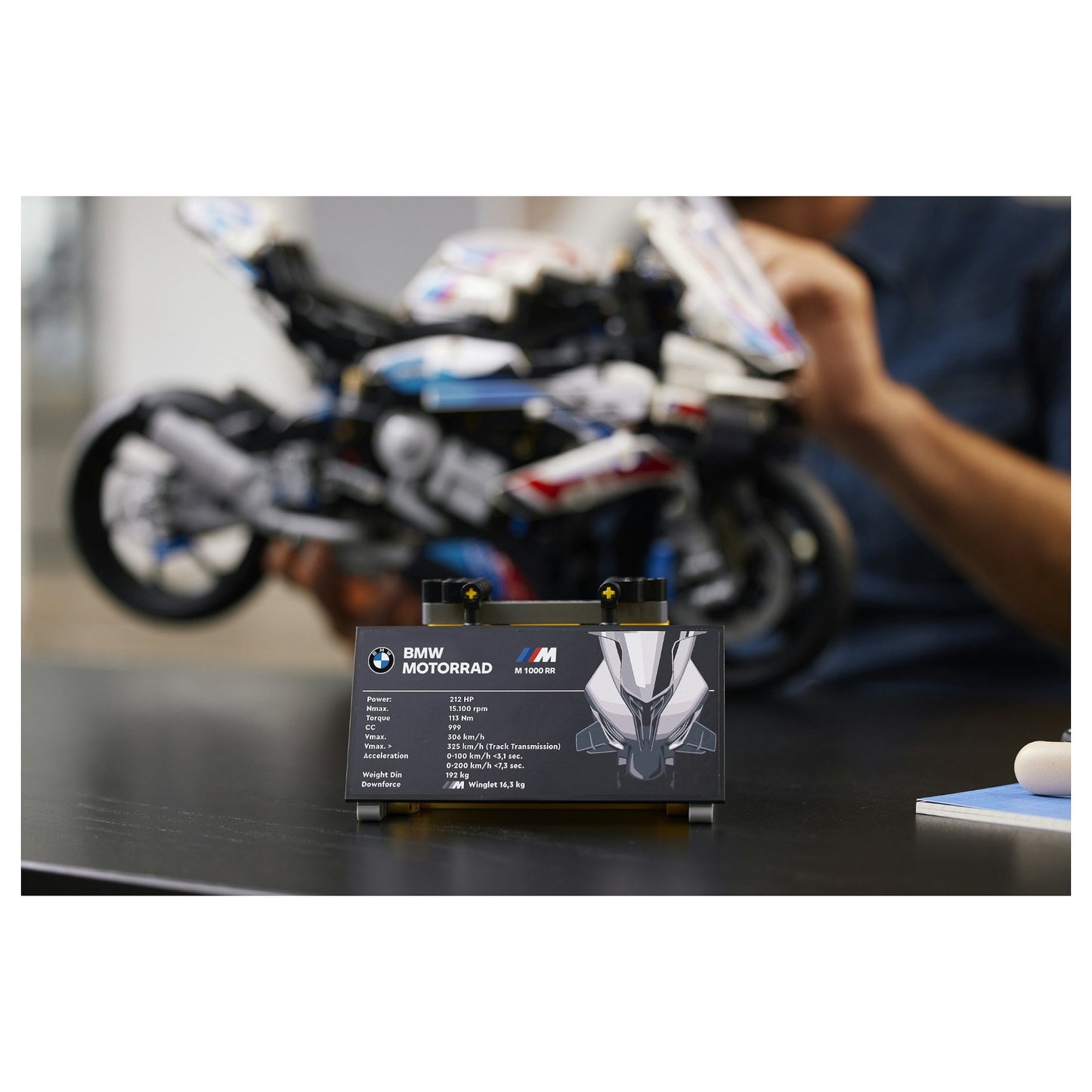 LEGO Technic BMW M 1000 RR 42130