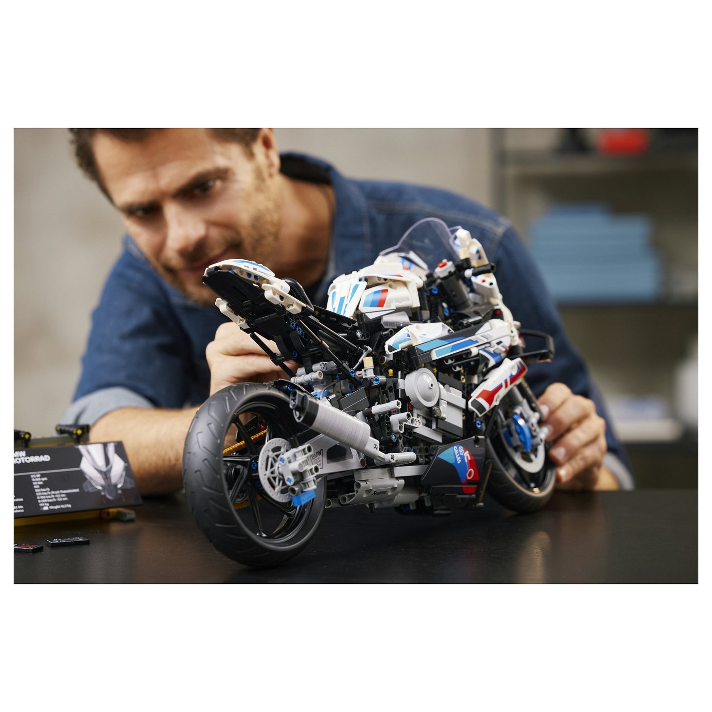 LEGO Technic BMW M 1000 RR 42130