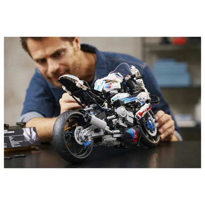 LEGO Technic BMW M 1000 RR 42130