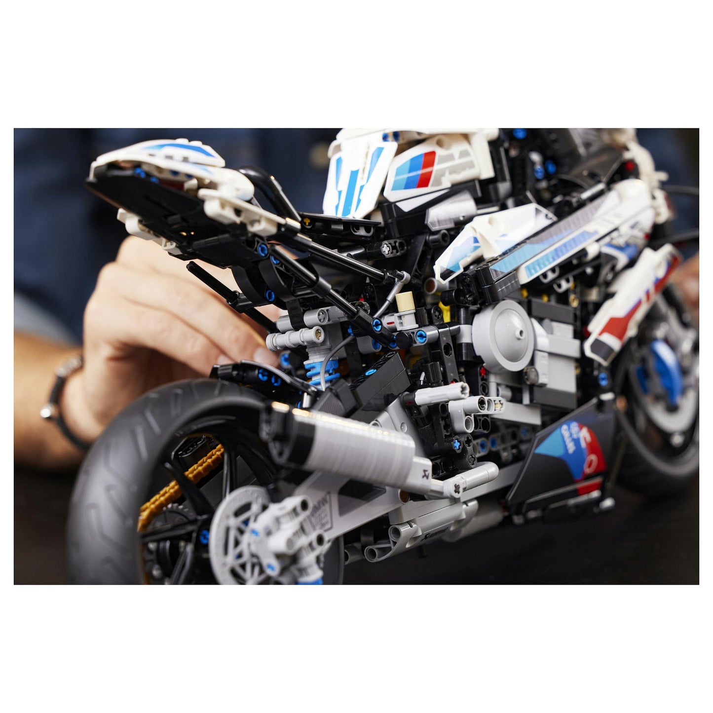 LEGO Technic BMW M 1000 RR 42130