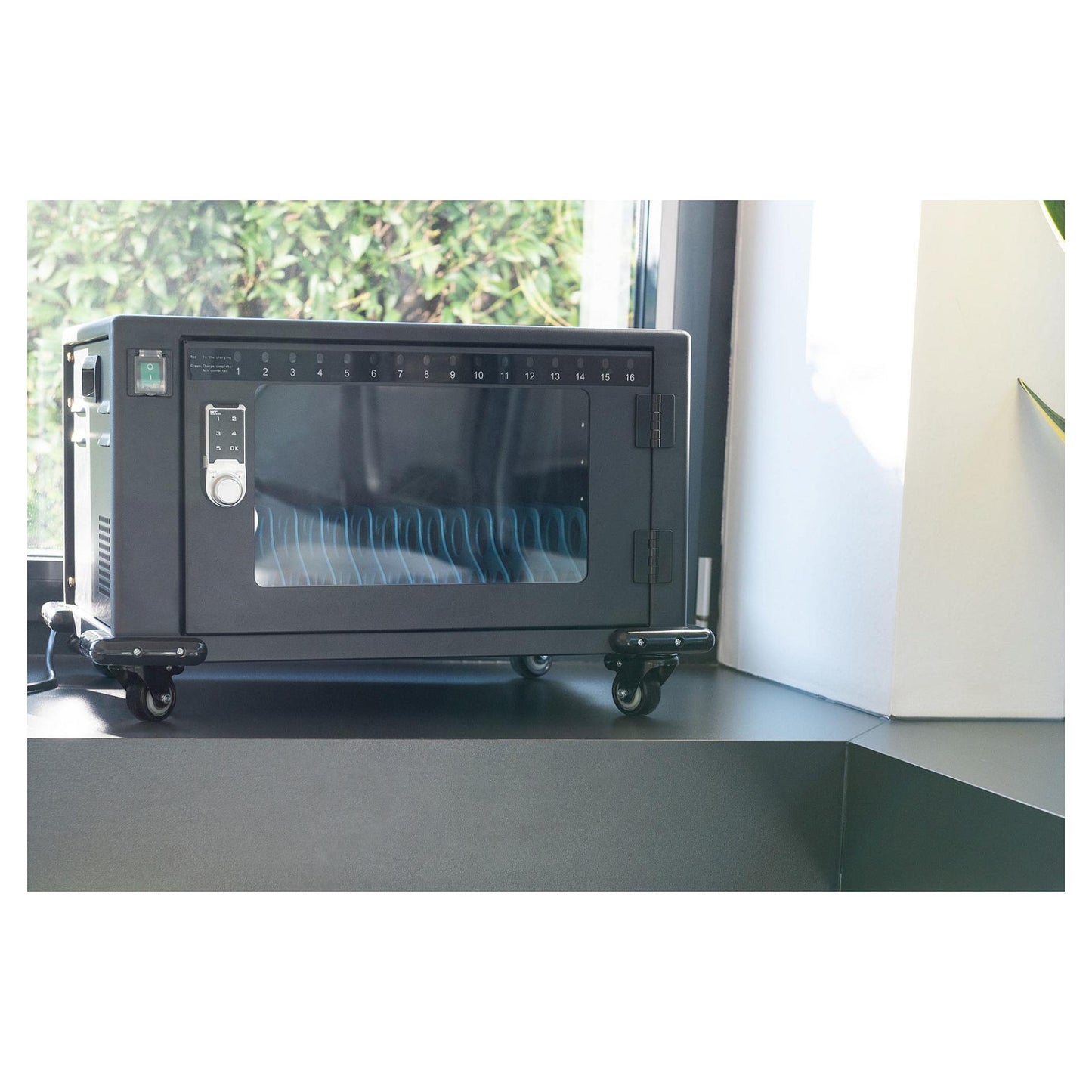 DIGITUS Mobiler Ladeschrank für 16 Tablets bis 13 Zoll, USB-A