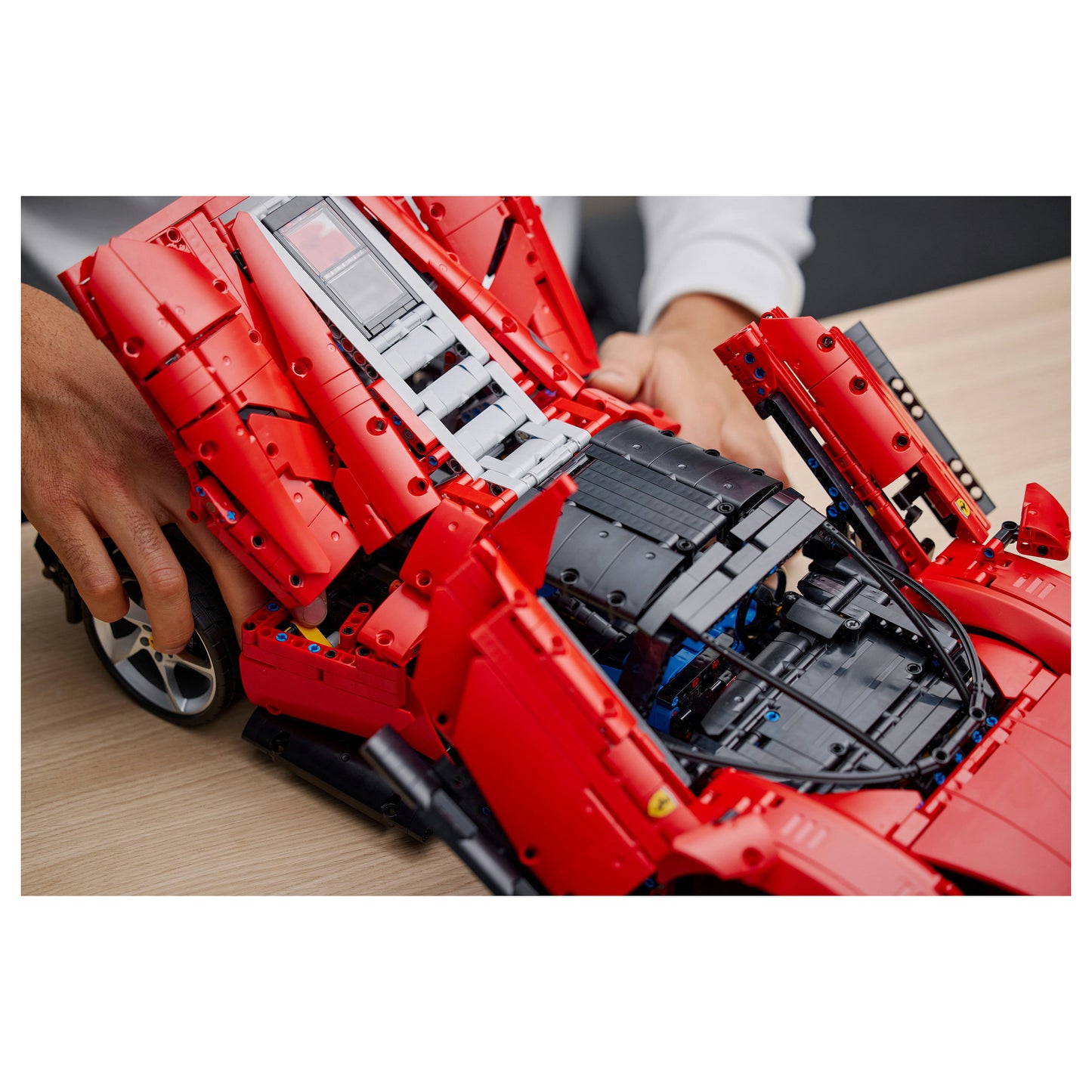 LEGO Technic Ferrari Daytona SP3 42143