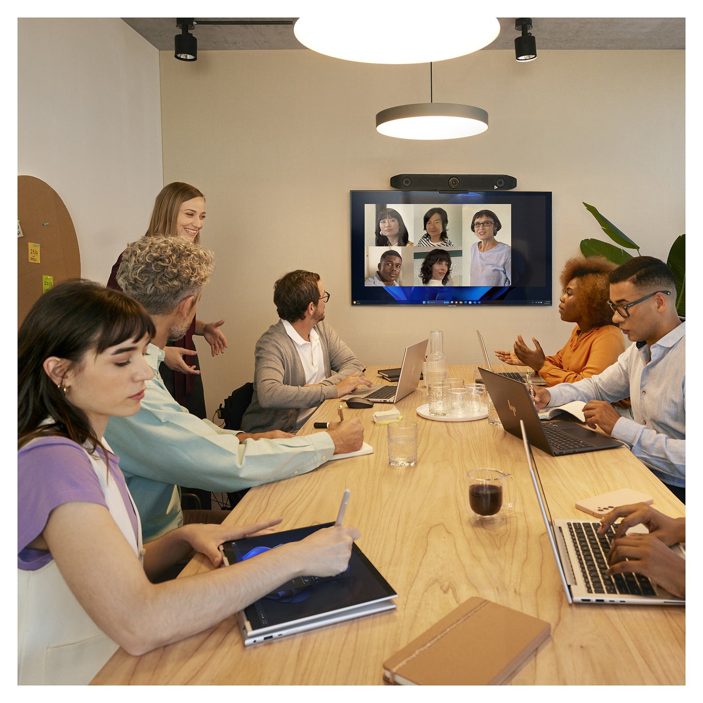 HP Poly Studio V52 USB 4K Videobar Teams