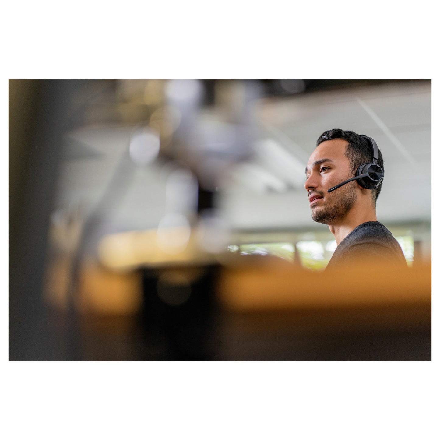 HP Poly Voyager 4320 Microsoft Teams Certified USB-C Headset +BT700 dongle (218478-02)