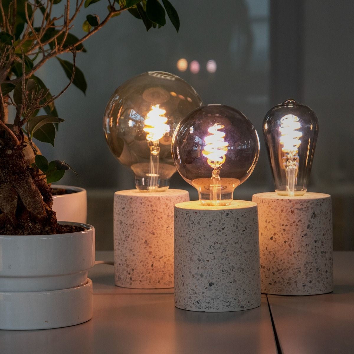 Hombli smarte Filament Glühbirne, G95, E27, CCT, Amber